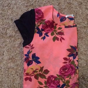 Adorable floral blouse!